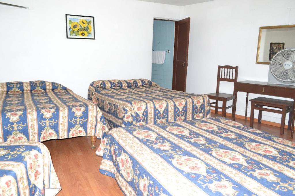 Oyo Hotel Brazil,Guadalajara,Estadio Jalisco Room photo